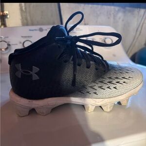 Under Armour Kids Black and White football cleats
